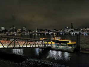 Warum der Hamburger Hafen nachts anders wirkt Hamburg Hafen Nacht 5