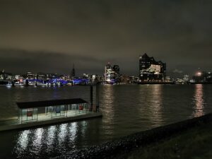 Warum der Hamburger Hafen nachts anders wirkt Hamburg Hafen Nacht 6